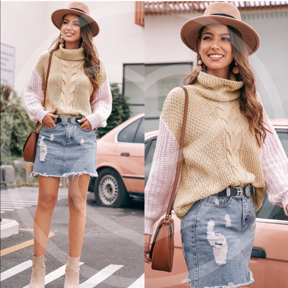 Colorblock knit turtleneck